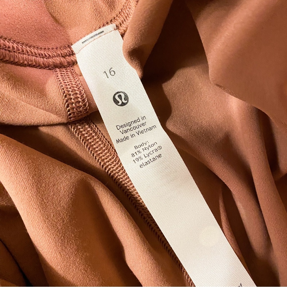 New lululemon Align HR Crop 21" $88 size 16 - Picture 5 of 8